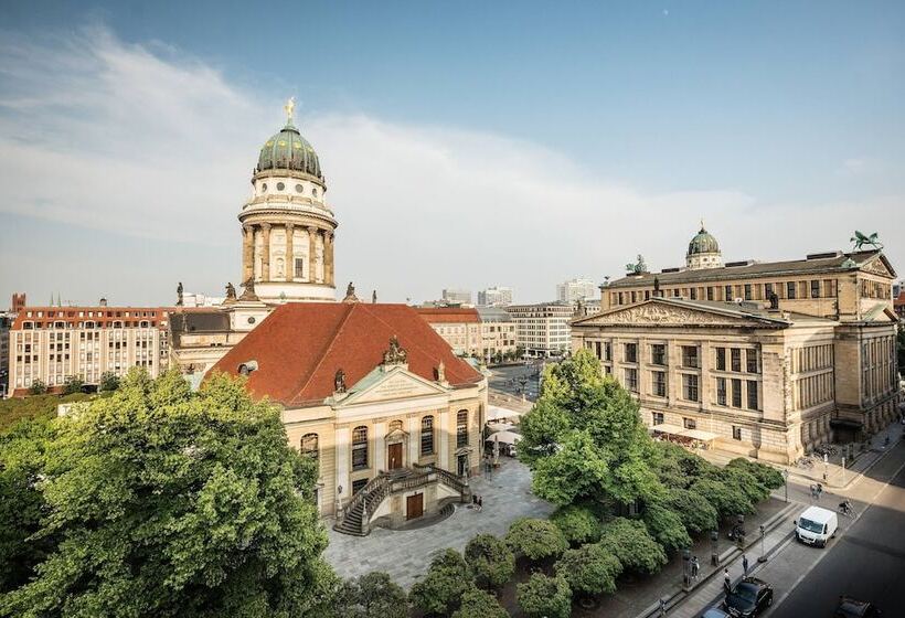 سوییت جونیور, Luc, Autograph Collection