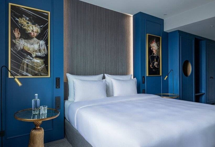 سوییت جونیور, Luc, Autograph Collection