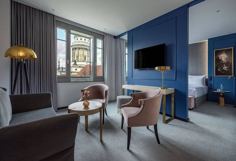 سوییت جونیور, Luc, Autograph Collection