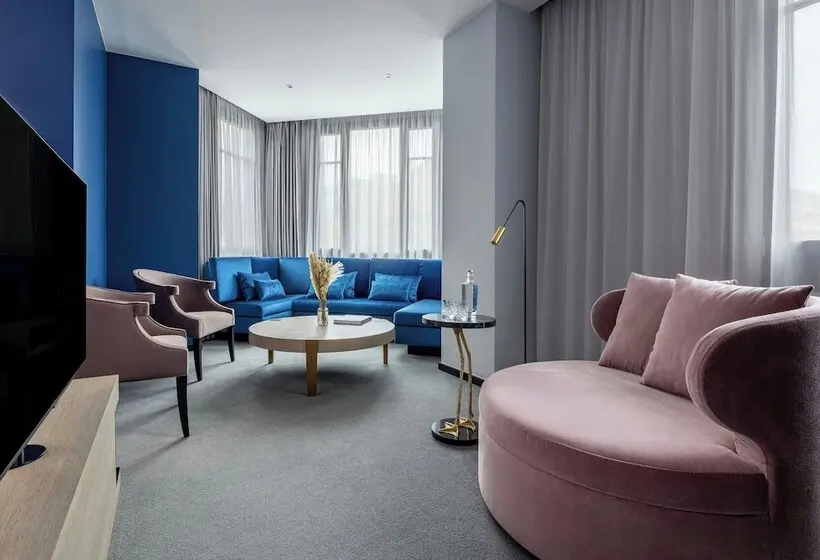 سوییت, Luc, Autograph Collection