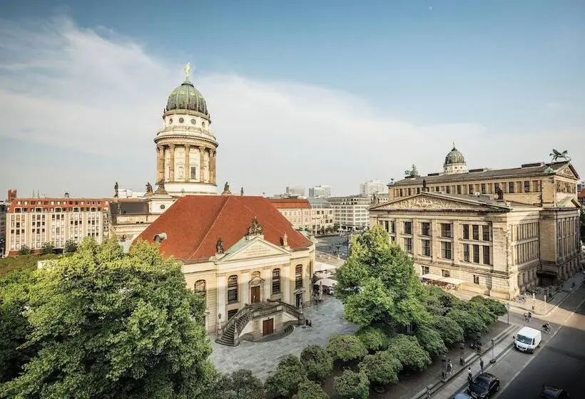 سوییت جونیور, Luc, Autograph Collection