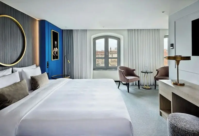 سوییت جونیور, Luc, Autograph Collection