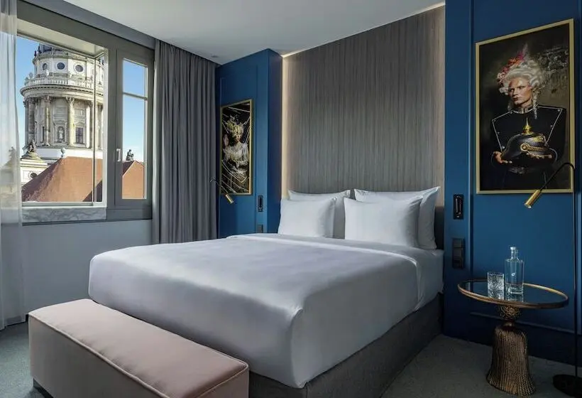 سوییت جونیور, Luc, Autograph Collection