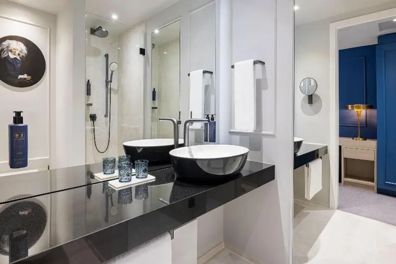 اتاق استاندارد با تخت بزرگ, Luc, Autograph Collection