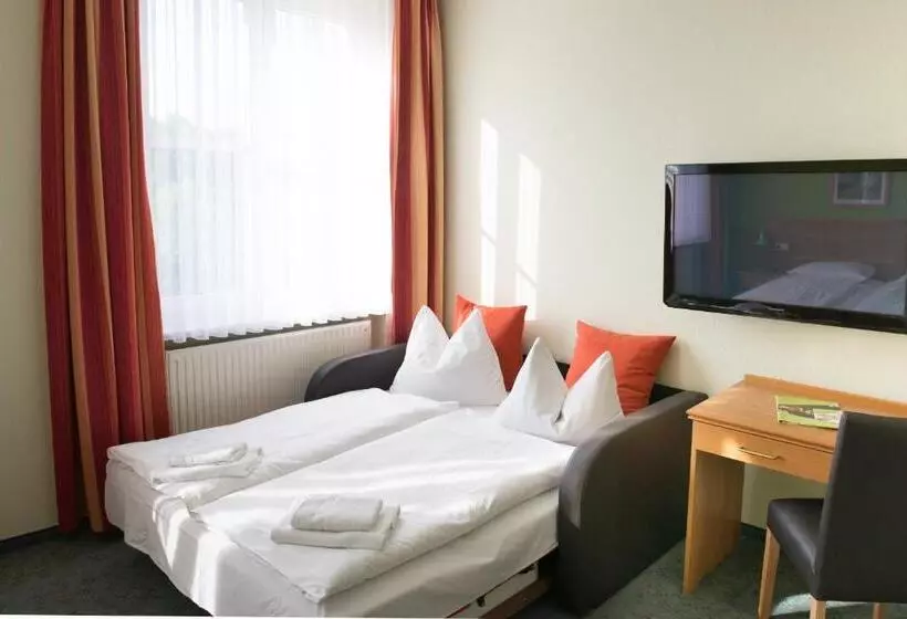 スタンダード４人部屋, Land  Und Golfhotel Alte Fliegerschule