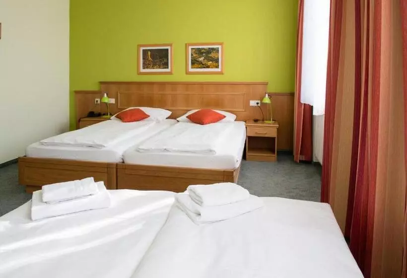 スタンダード４人部屋, Land  Und Golfhotel Alte Fliegerschule