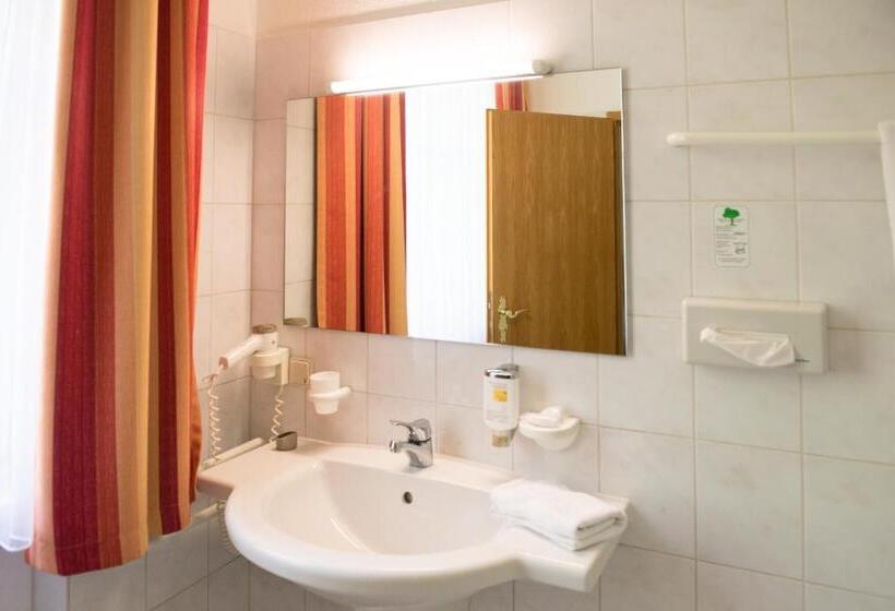 スタンダード４人部屋, Land  Und Golfhotel Alte Fliegerschule