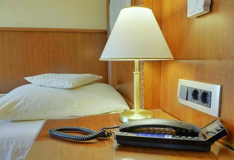 Standard Yhden Hengen Huone, Parkhotel Stader Hof