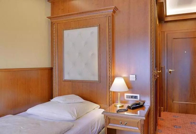 Standard Yhden Hengen Huone, Parkhotel Stader Hof