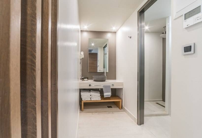 スーペリアールーム, Atrion Resort