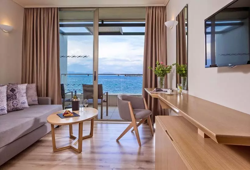 بانگلوی استاندارد با چشم‌انداز دریا, Kontokali Bay Resort & Spa