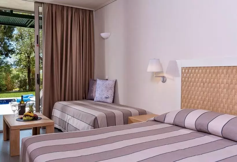 اتاق استاندارد با چشم‌انداز باغ, Kontokali Bay Resort & Spa