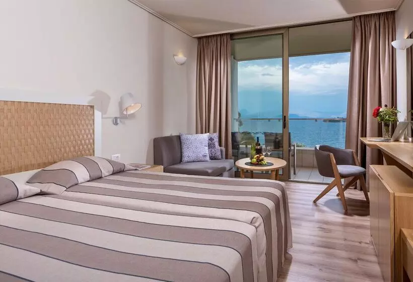 اتاق استاندارد با چشم‌انداز دریا, Kontokali Bay Resort & Spa