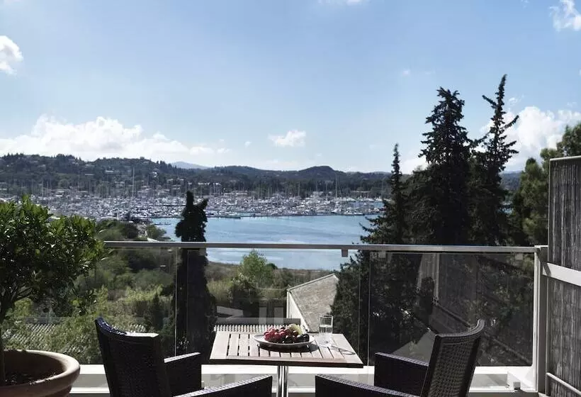 اتاق خانوادگی, Kontokali Bay Resort & Spa