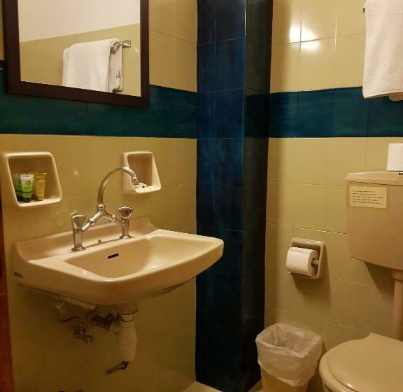 اتاق استاندارد با چشمانداز دریا, To Kyma