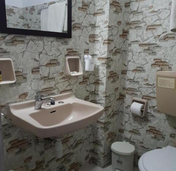 اتاق استاندارد با چشمانداز دریا, To Kyma