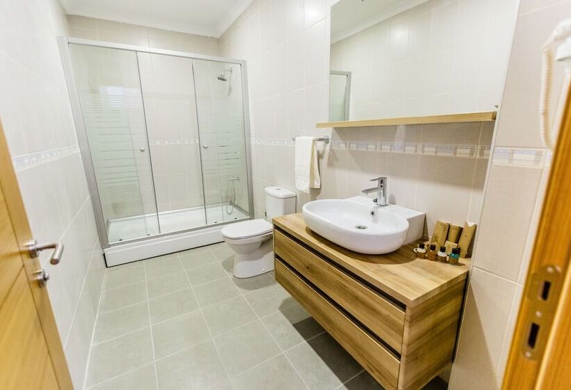 סוויטת ג'וניור, Club Marma