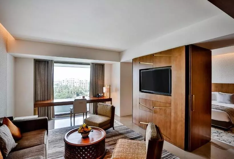 クラブスイート, Crowne Plaza Chennai Adyar Park