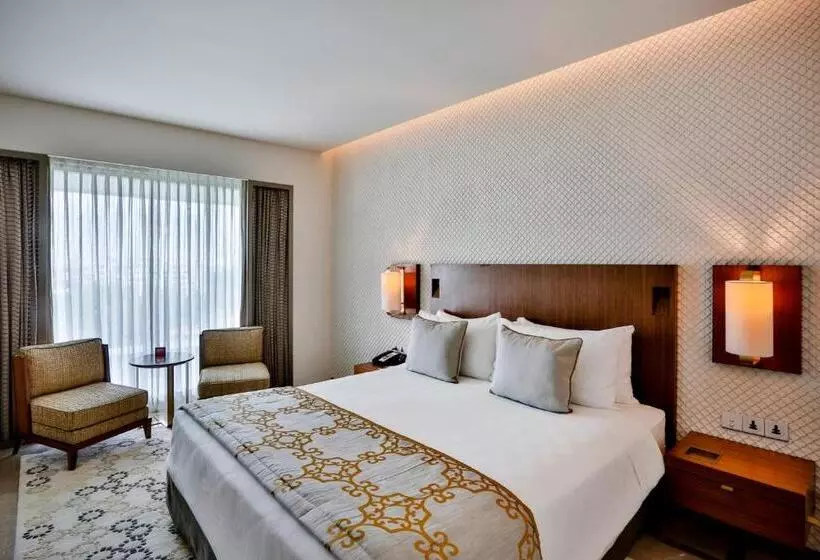 プレミアムルーム, Crowne Plaza Chennai Adyar Park