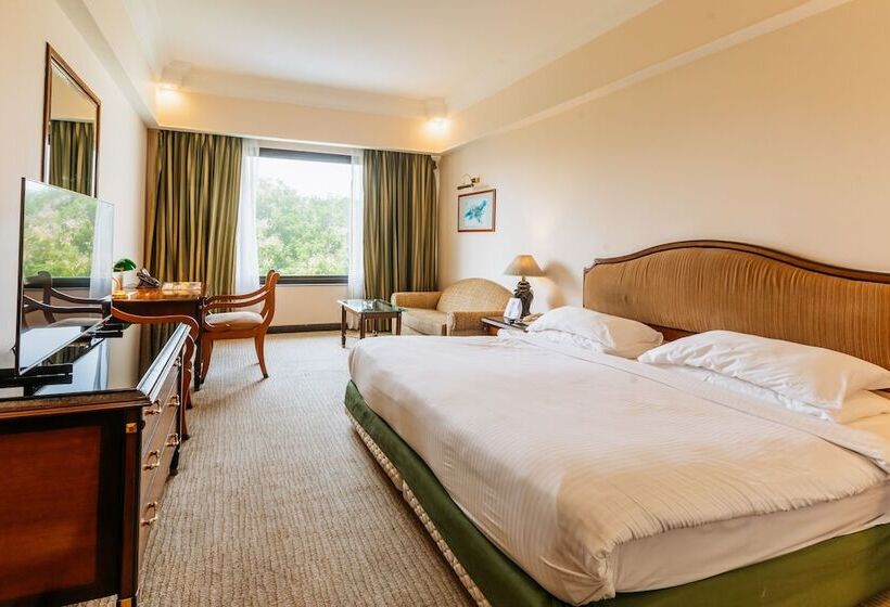 غرفة بريميوم, Crowne Plaza Chennai Adyar Park