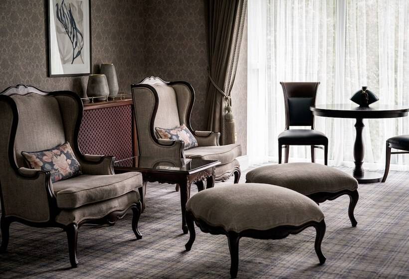 سوییت اجرایی, Harvey's Point