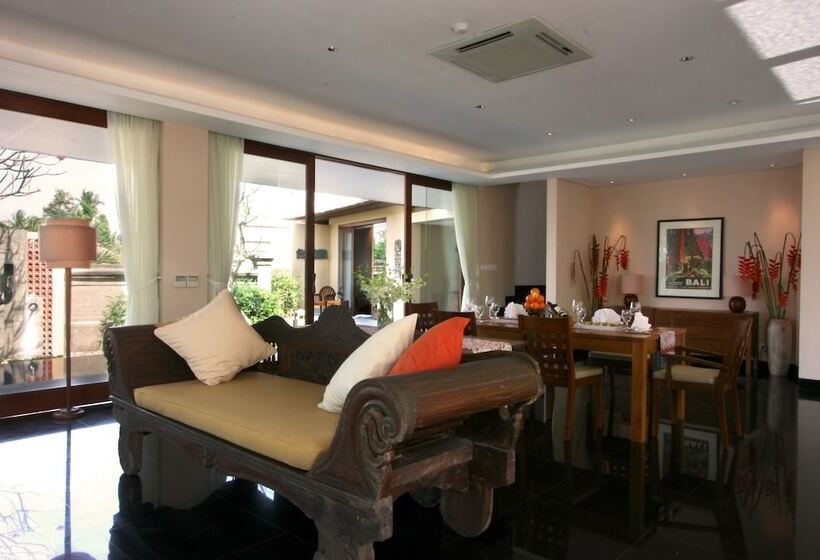 プール付３ベッドルーム　ビラ, Kamandalu Ubud