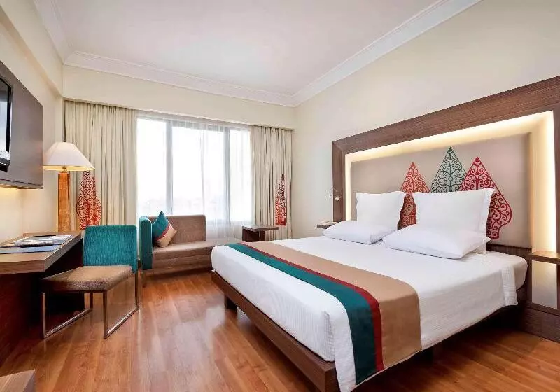 Quarto superior, Novotel Solo