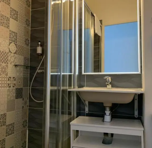 景色の見えるスーペリアルーム, Ambassadeur Hotel   Cherbourg Port De Plaisance
