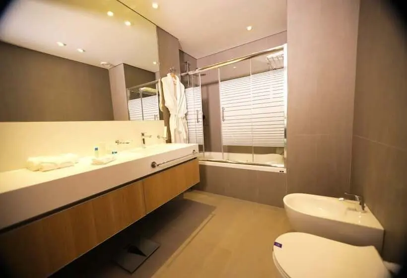 سوییت جونیور, Monot Suites