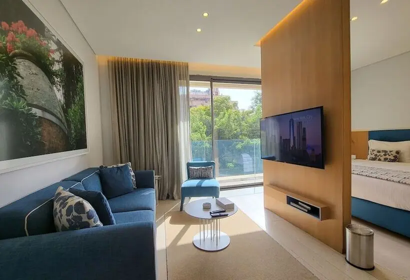 سوییت لوکس, Monot Suites