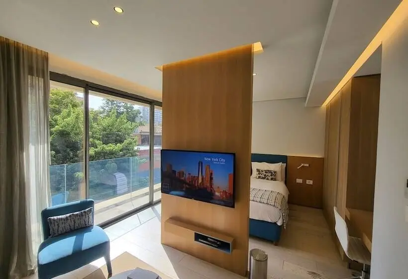 سوییت لوکس, Monot Suites