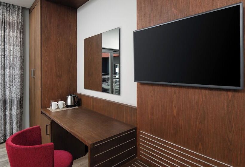 اتاق استاندارد با تخت دوبل, Crowne Plaza Dar Es Salaam, An Ihg