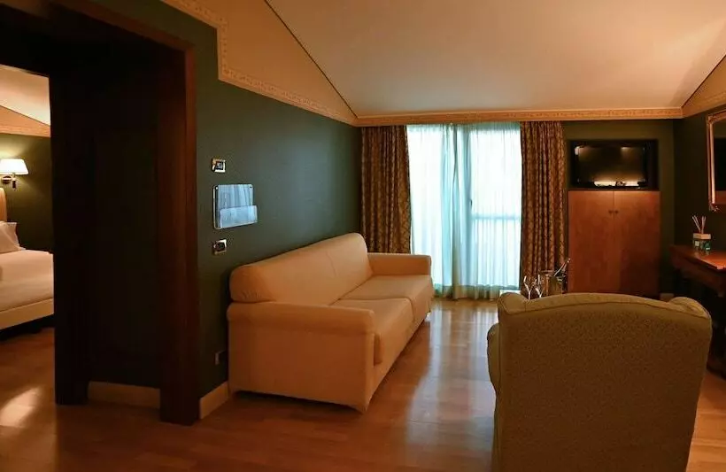 デラックススイート, Best Western Grand Hotel Guinigi