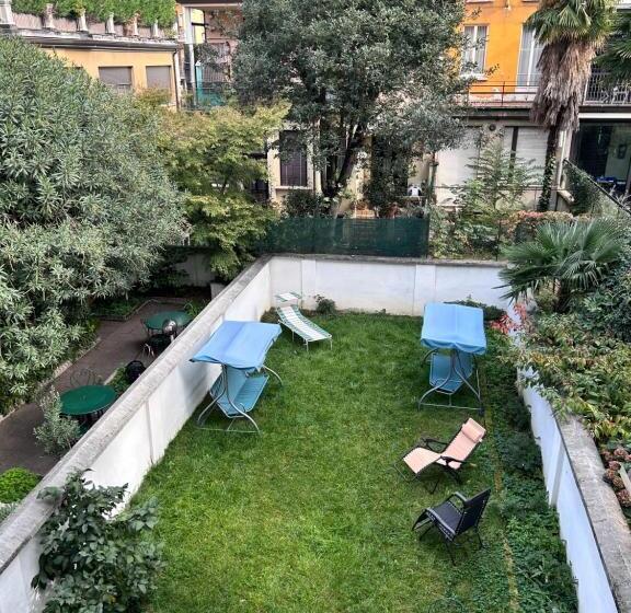 带按摩浴盆的套房, Aspromonte