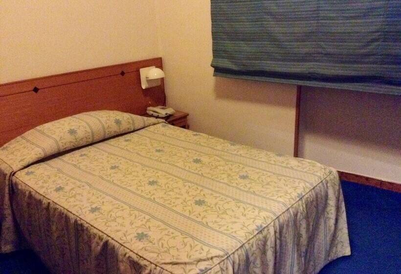 اتاق استاندارد یک نفره, Barsotti