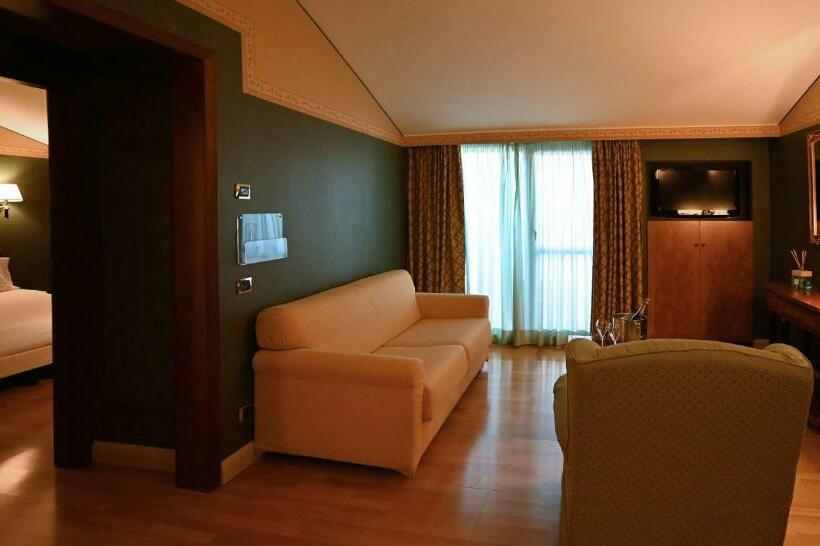 جناح ديلوكس, Best Western Grand Hotel Guinigi