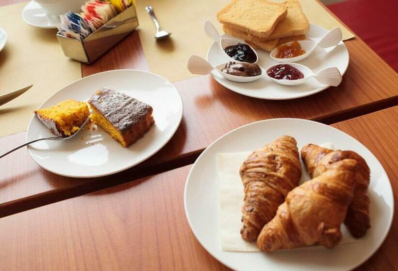 اتاق استاندارد سه نفره, Continental