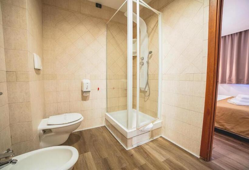 اتاق استاندارد سه نفره, Continental