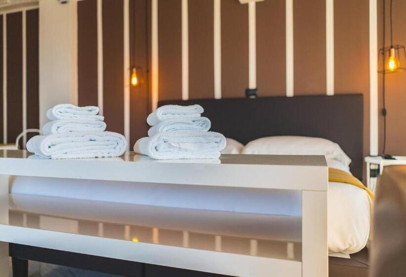 اتاق استاندارد سه نفره, Continental