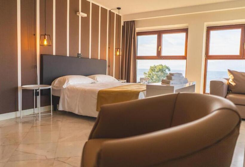 سوییت با چشم‌انداز دریا, Continental