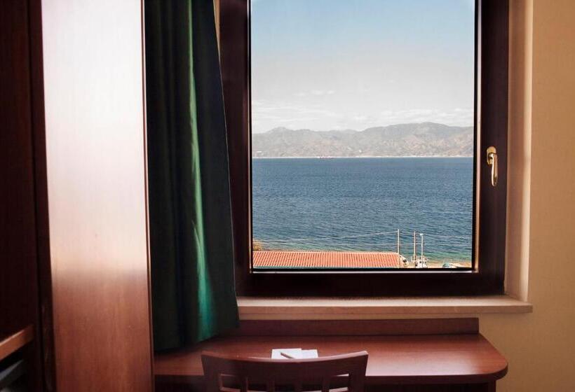 اتاق استاندارد با چشم‌انداز دریا, Continental