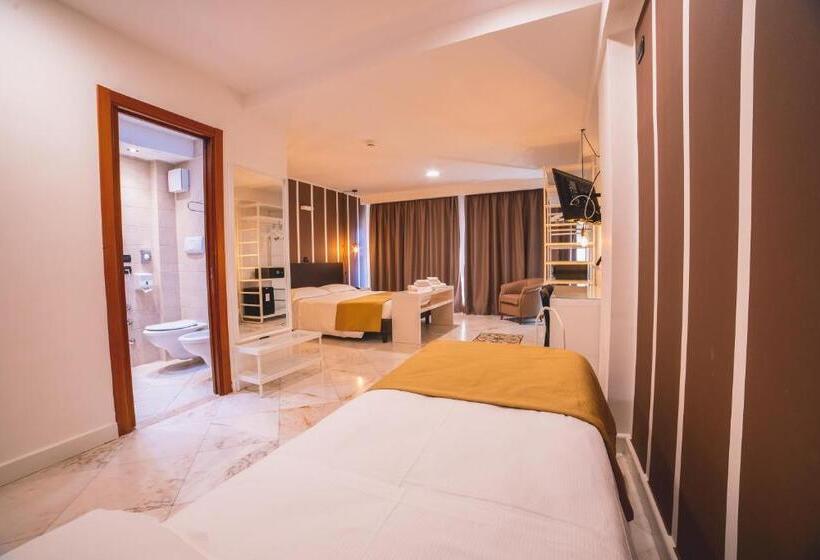 سوییت جونیور با چشم‌انداز دریا, Continental