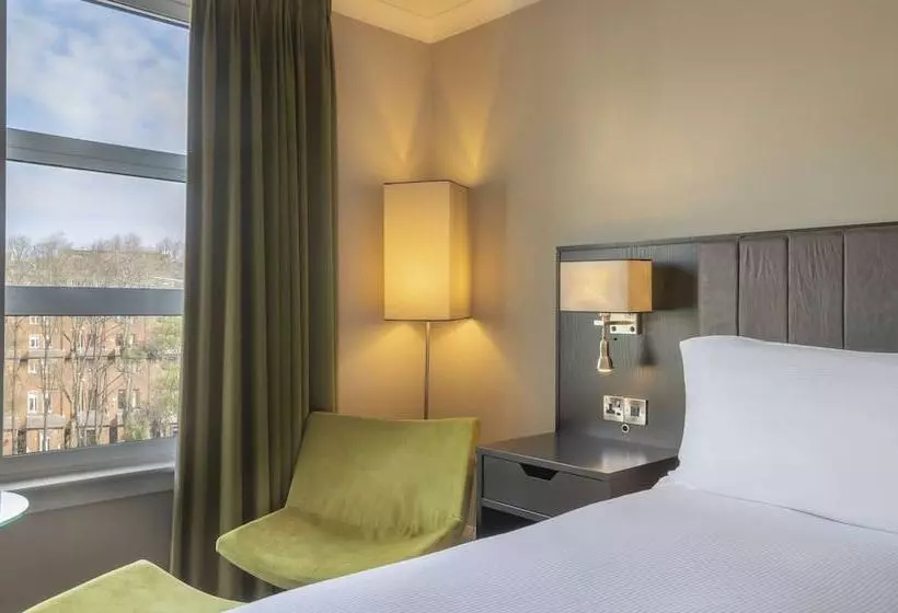 Camera Familiare, Hilton Dublin