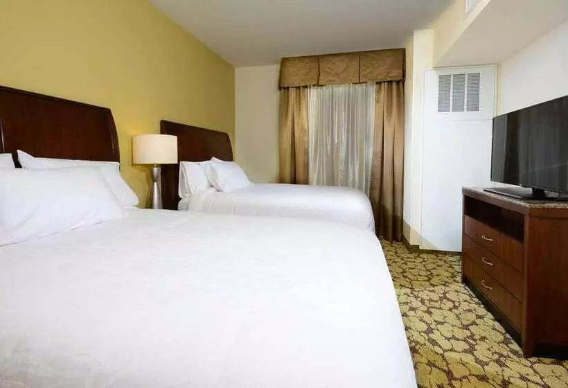 Camera Familiare, Hilton Dublin