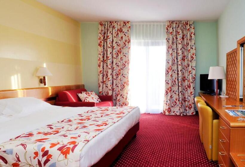 Номер Стандарт Трехместный, Oliveto