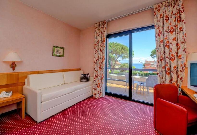 Номер Стандарт Трехместный, Oliveto