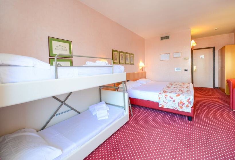 Четырехместный Номер Стандарт, Oliveto