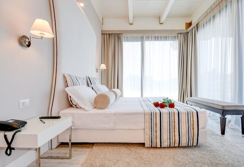 Suite with lake view, Oliveto