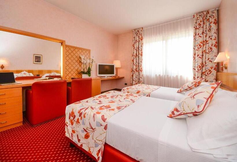 Номер Стандарт Вид на Озеро, Oliveto