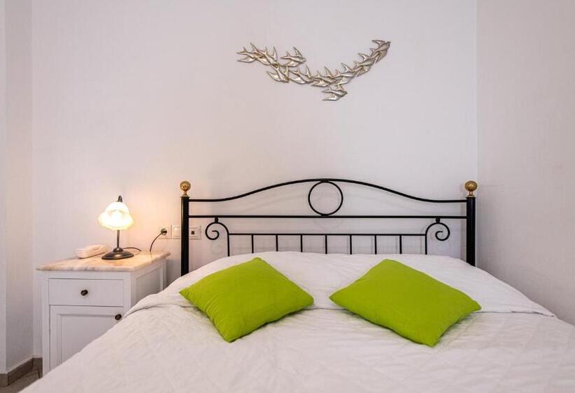 غرفة قياسية, Reverie Santorini